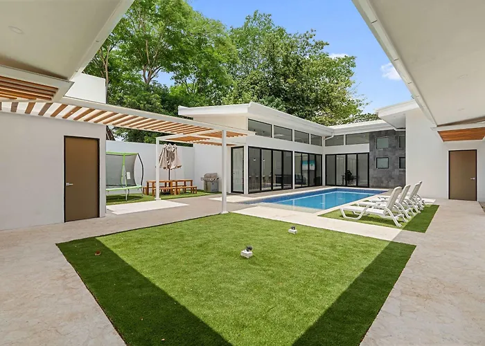 Walk To The In Style Villa *